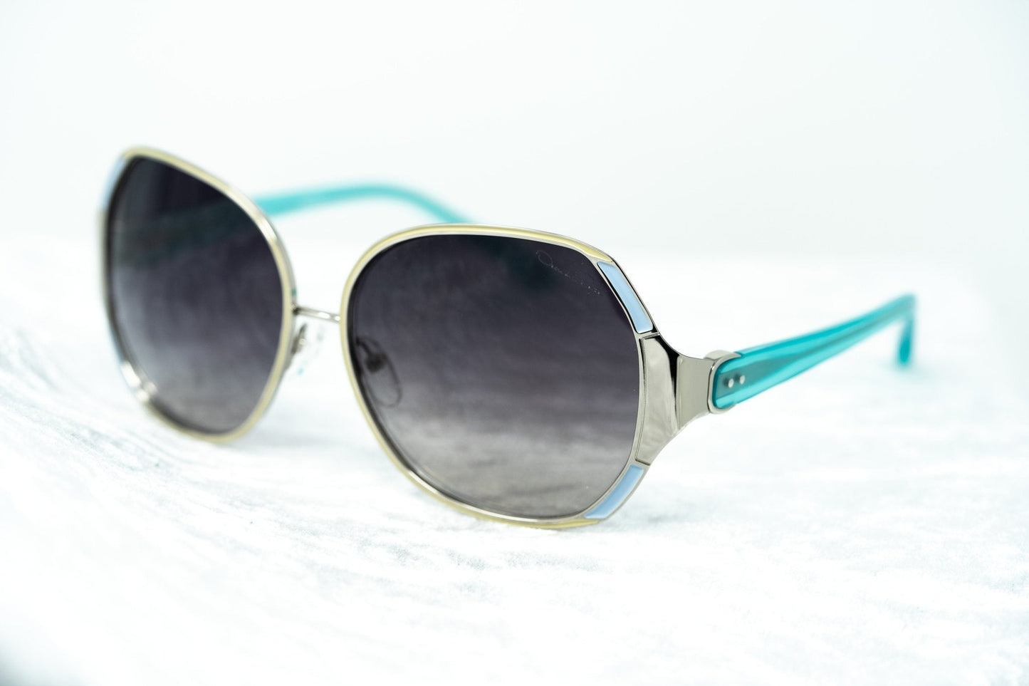 Oscar De La Renta Sunglasses Oversized Silver Multicolour Enamel and Grey