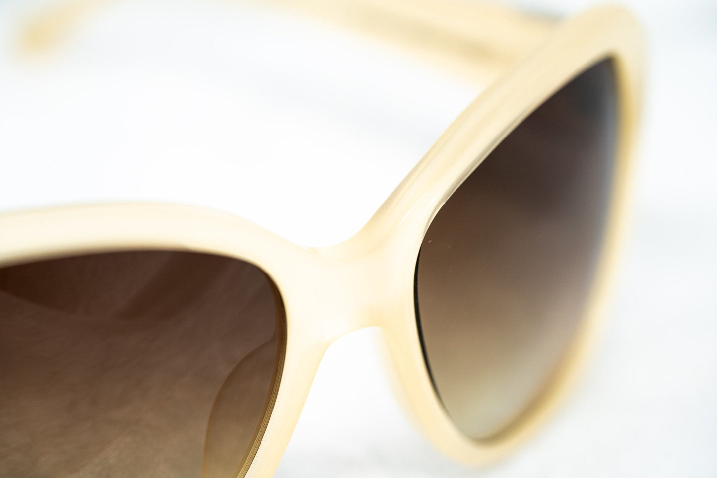 Oscar De La Renta Sunglasses Oversized Nude Silver and Amber
