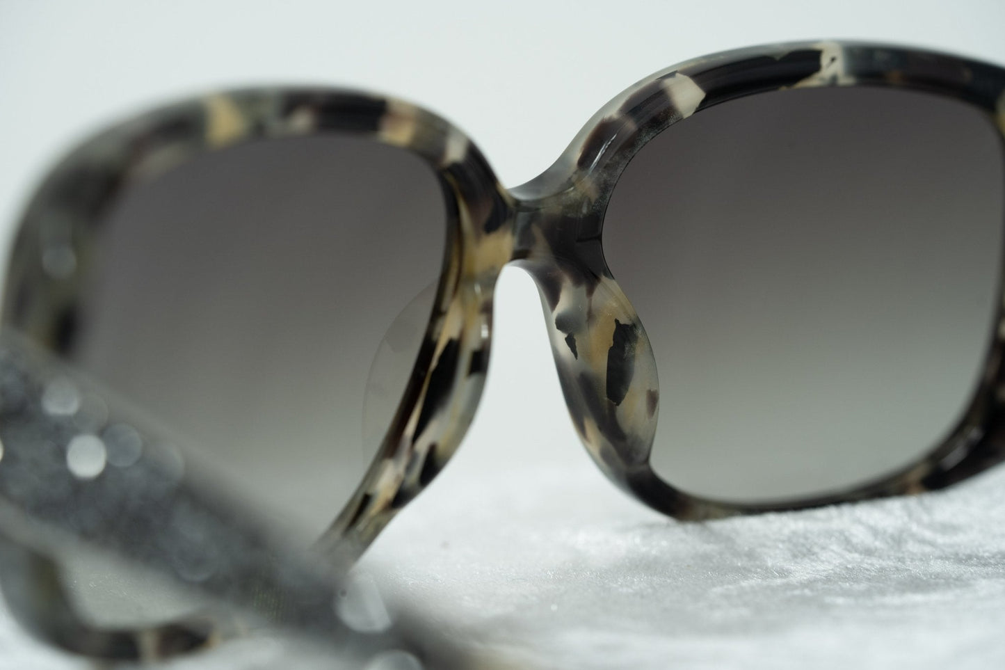 Oscar De La Renta Sunglasses Oversized Tortoiseshell and Grey