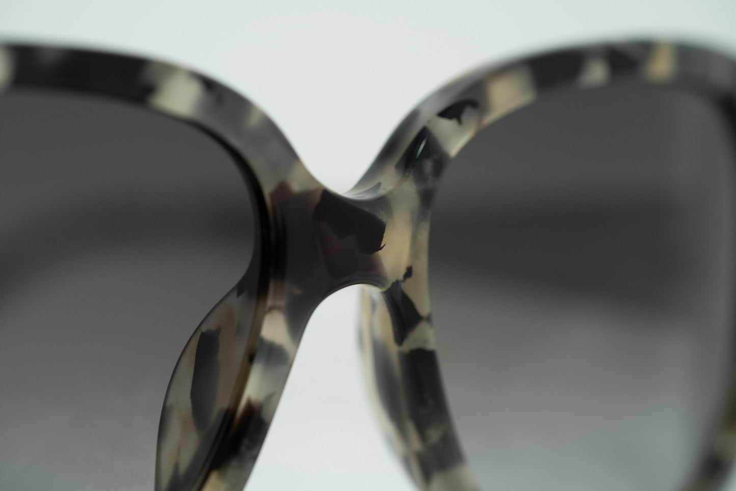 Oscar De La Renta Sunglasses Oversized Tortoiseshell and Grey