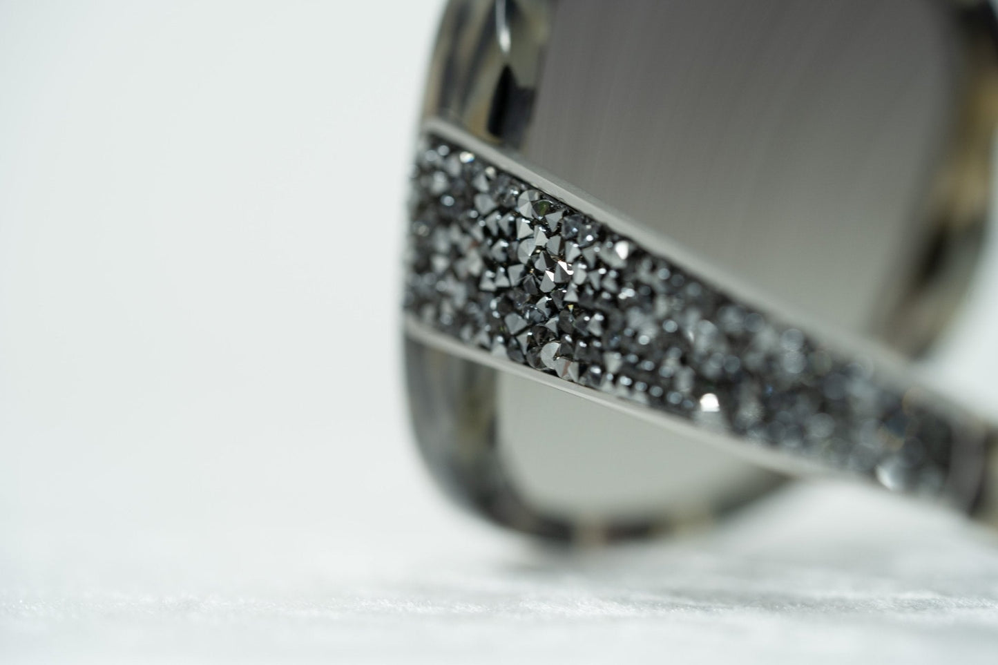 Oscar De La Renta Sunglasses Oversized Tortoiseshell and Grey