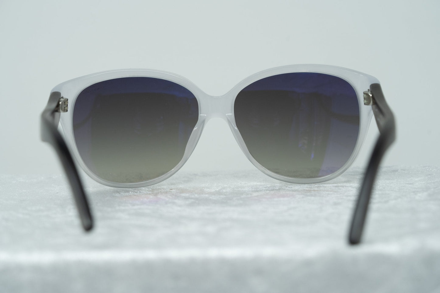 Oscar De La Renta Sunglasses Oval Ivory and Grey Lenses