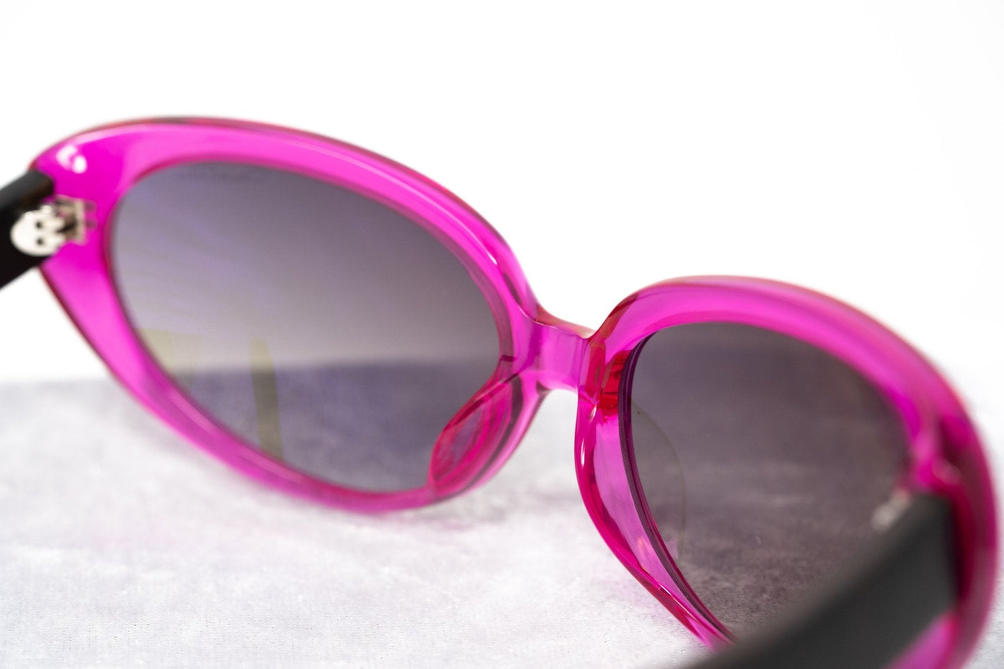 Oscar De La Renta Sunglasses Oval Pink and Grey
