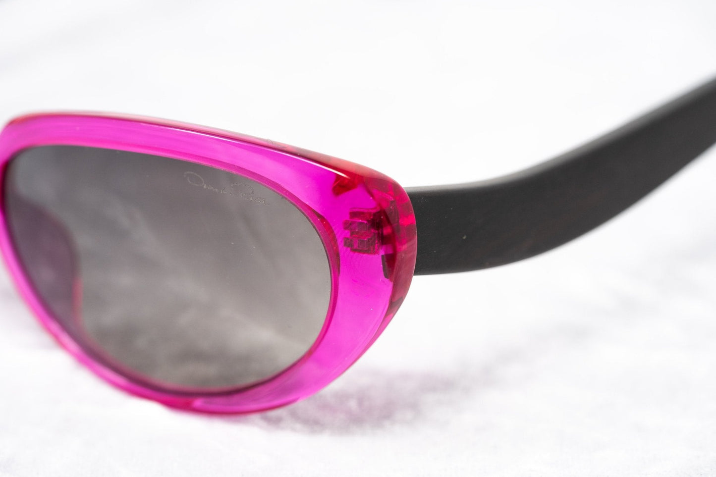 Oscar De La Renta Sunglasses Oval Pink and Grey