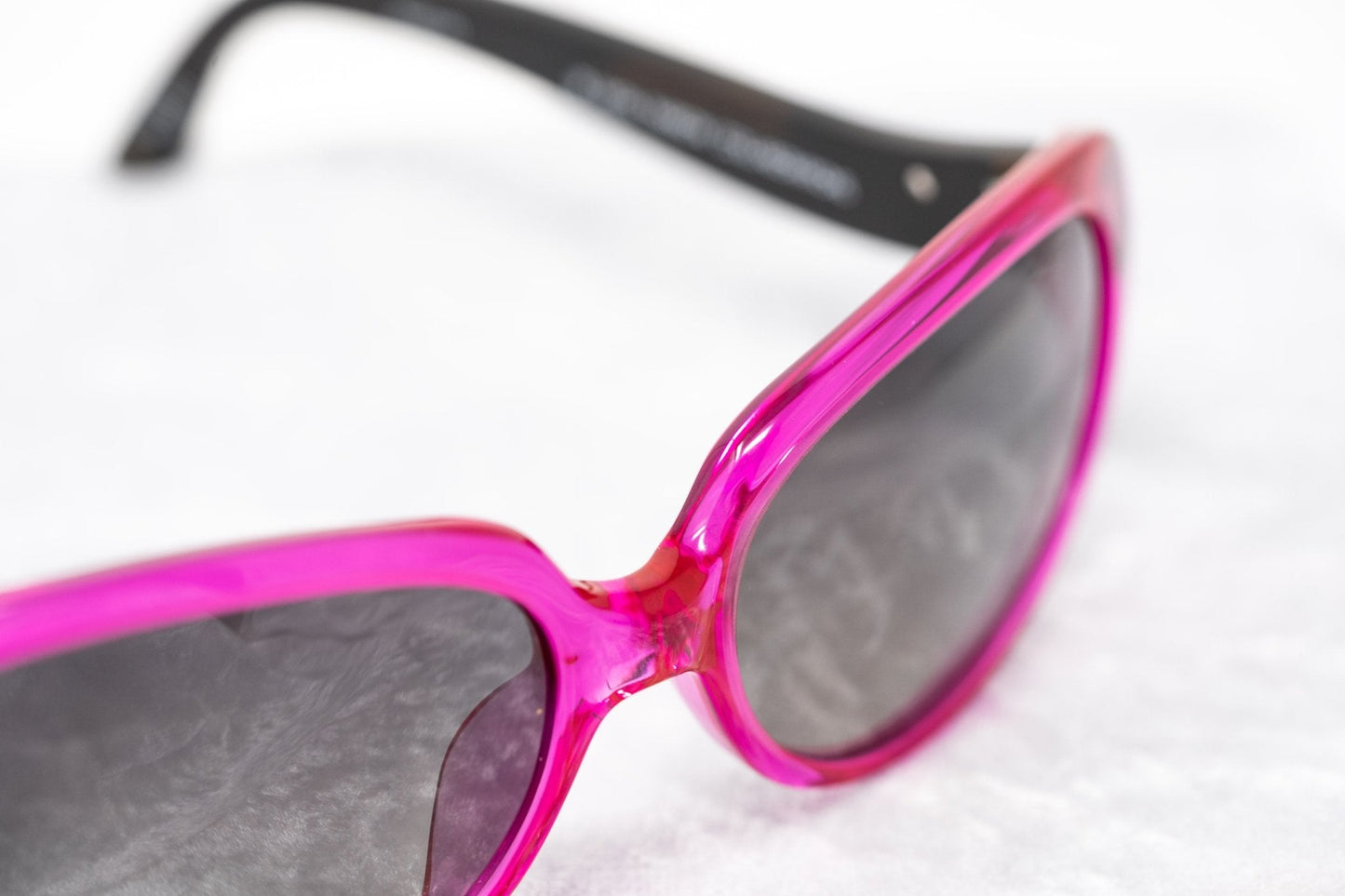 Oscar De La Renta Sunglasses Oval Pink and Grey