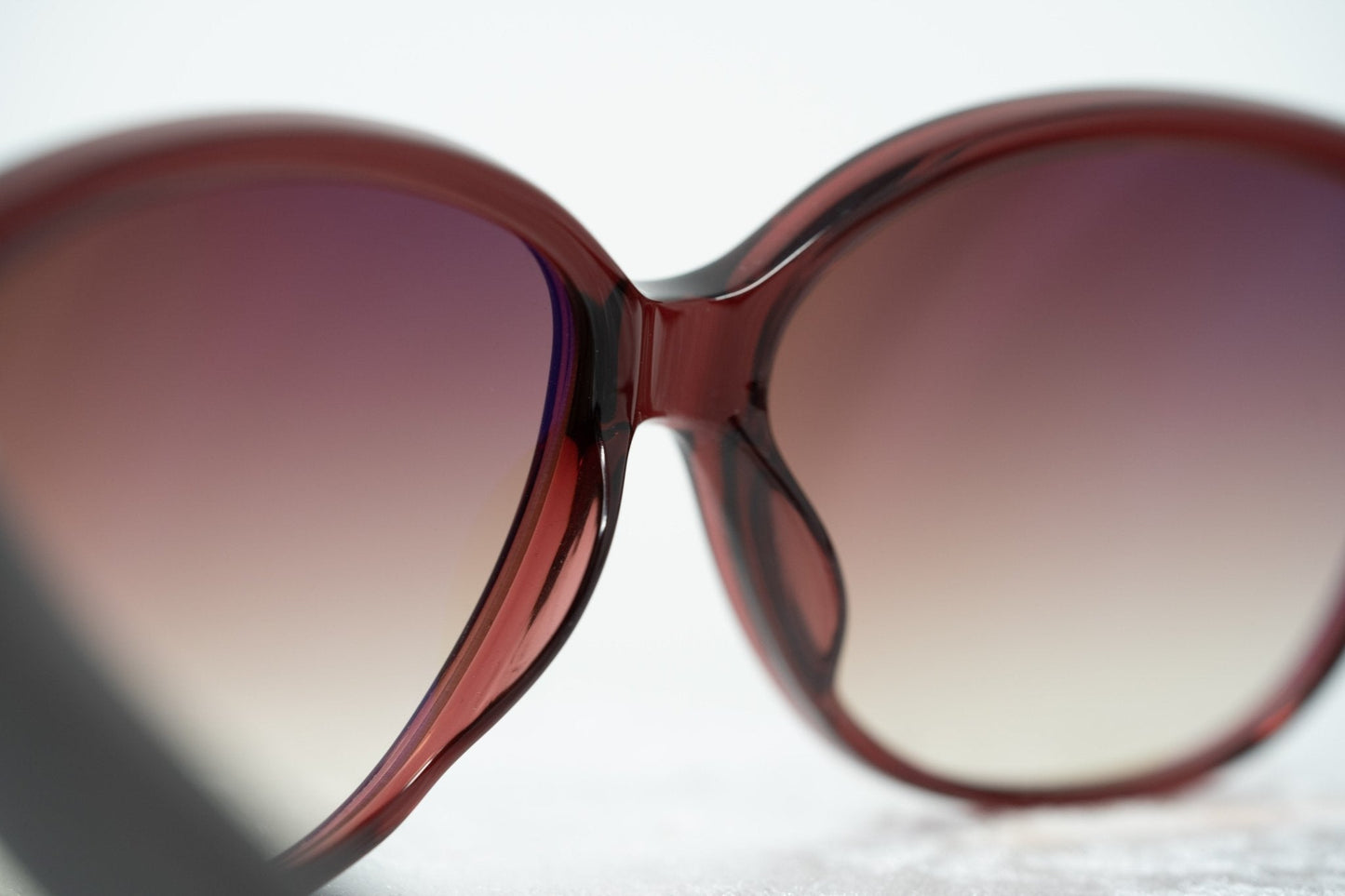 Oscar De La Renta Sunglasses Oval Red and Brown