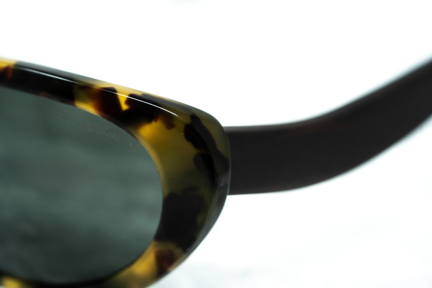Oscar De La Renta Sunglasses Oval Tortoise and Dark Grey