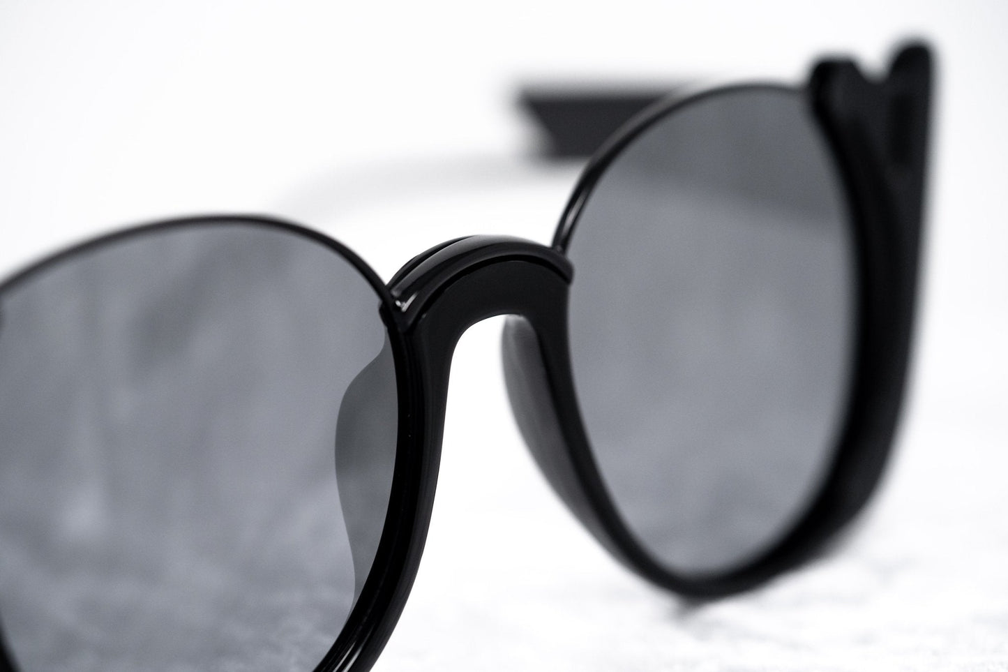Prabal Gurung Sunglasses Round Black and Smoke