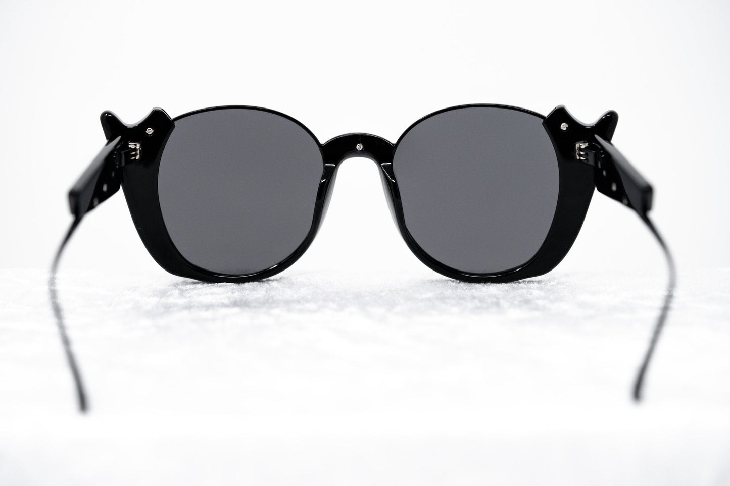 Prabal Gurung Sunglasses Round Black and Smoke