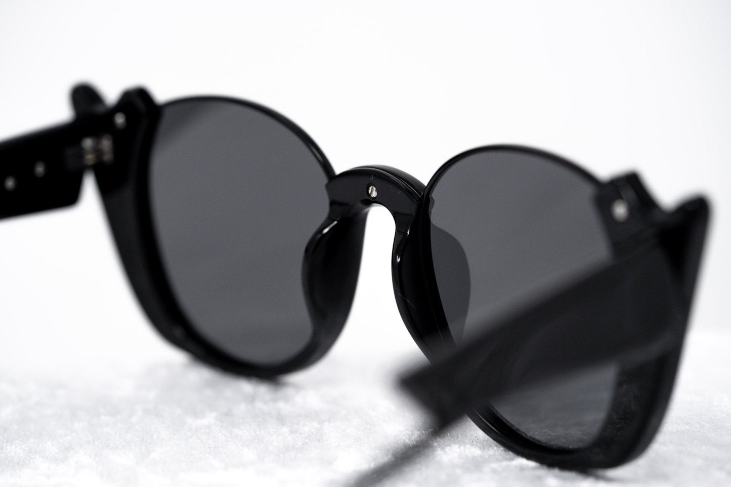 Prabal Gurung Sunglasses Round Black and Smoke
