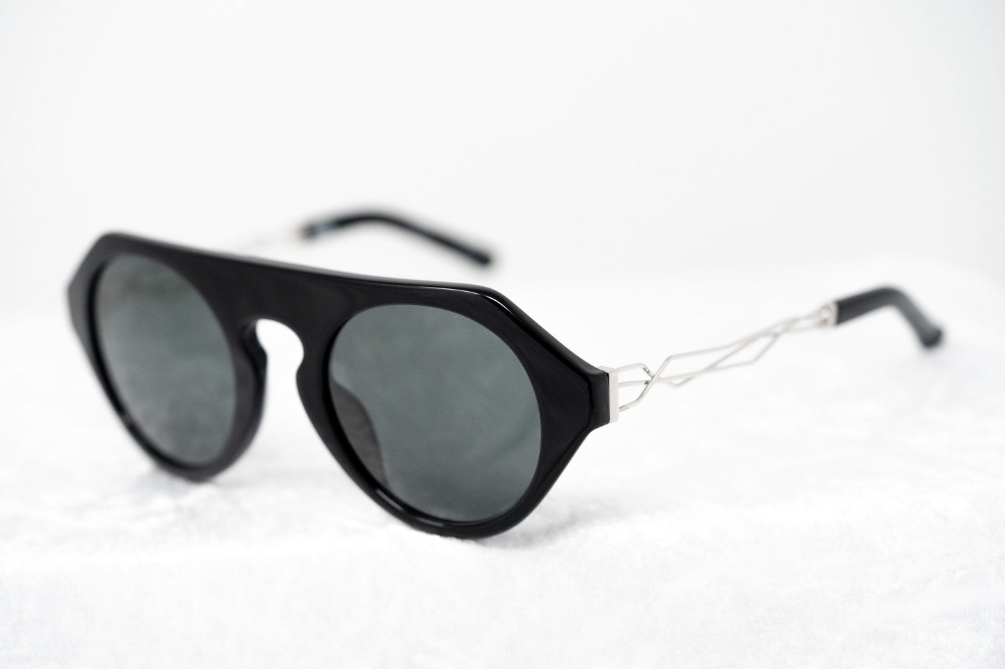 Prabal Gurung Sunglasses Round Black and Grey
