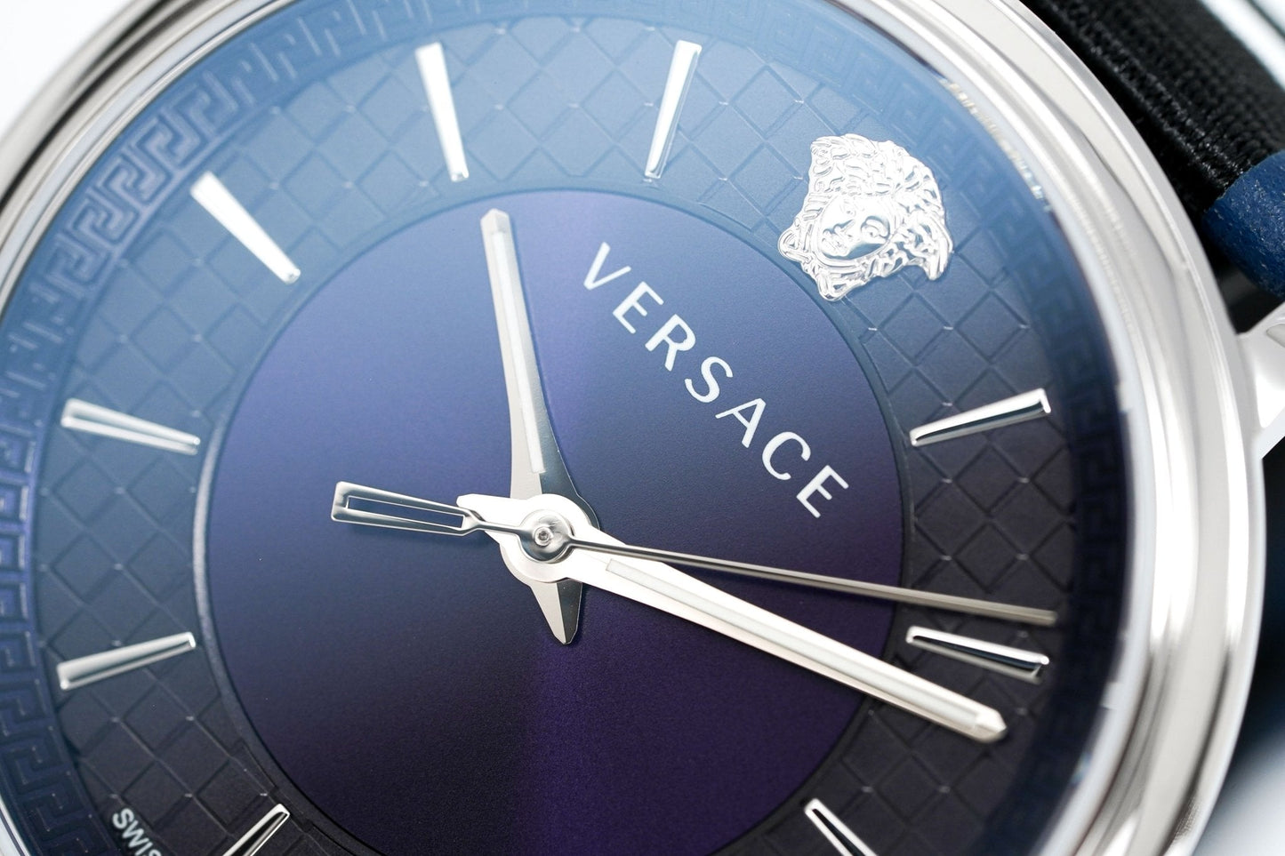 Versace Men's Watch V-Circle Blue VE5A01121